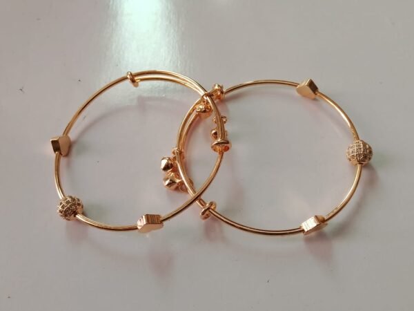 Pair of Karaas